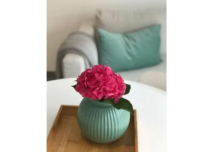 Lägenhet Pleasant With Terrace Ohningen